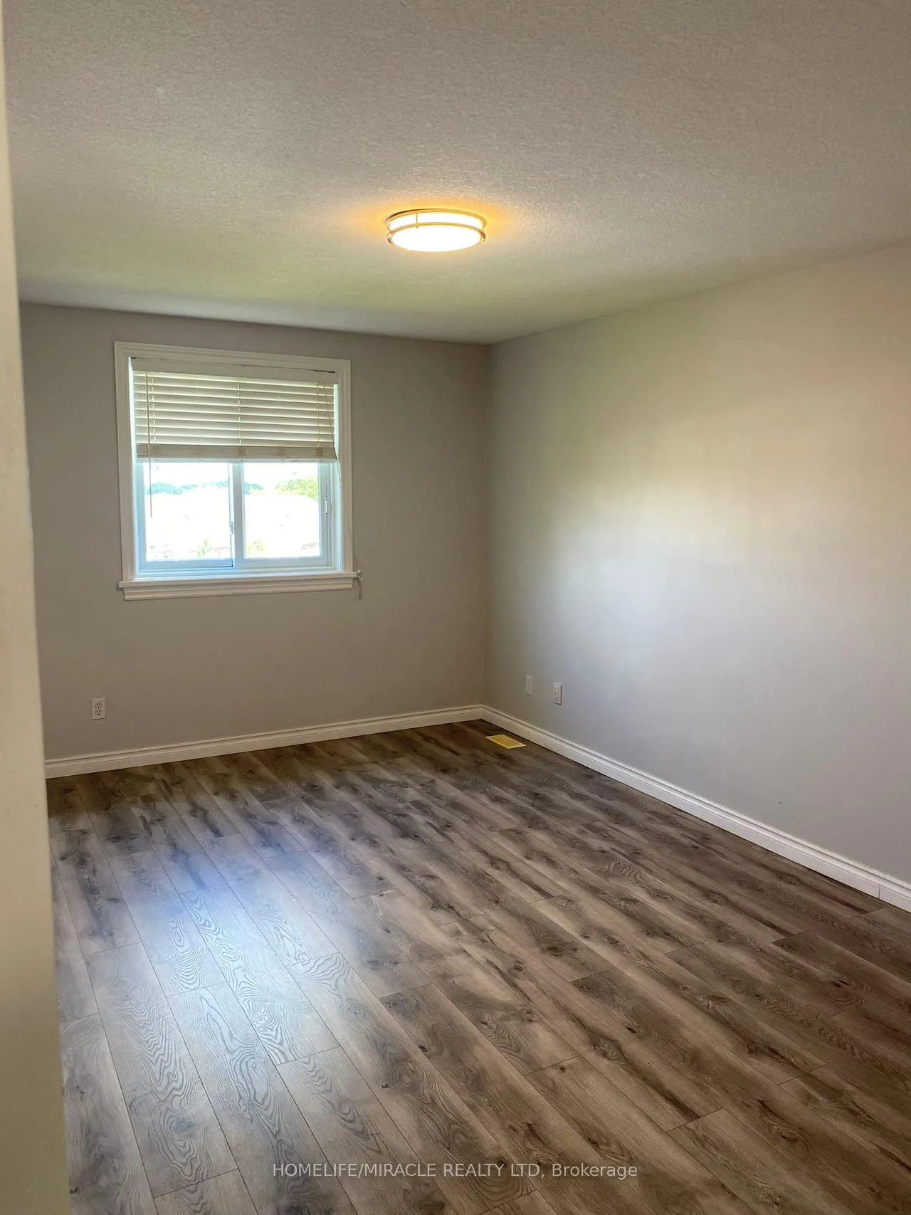 Photo 6 of Unit Main, 668A Butternut Avenue, Waterloo — HOMEH