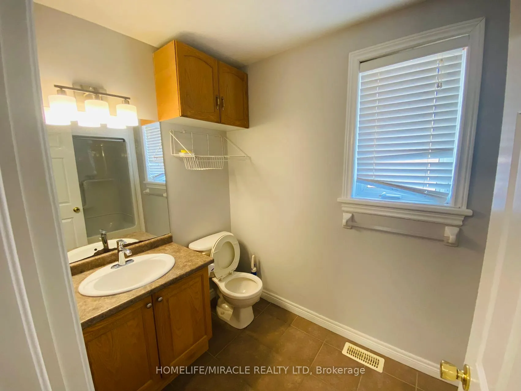 Photo 10 of Unit Main, 668A Butternut Avenue, Waterloo — HOMEH