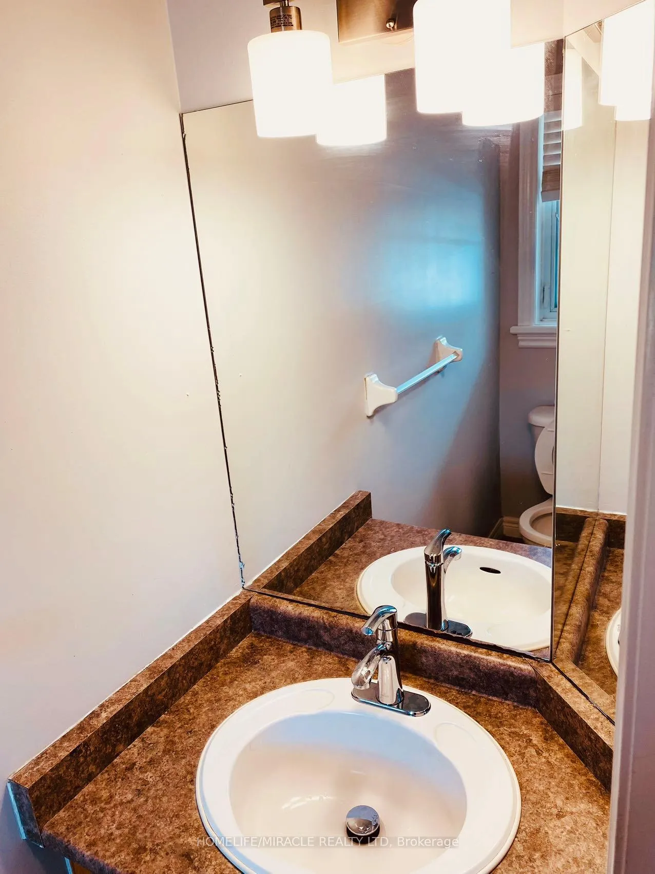 Photo 11 of Unit Main, 668A Butternut Avenue, Waterloo — HOMEH
