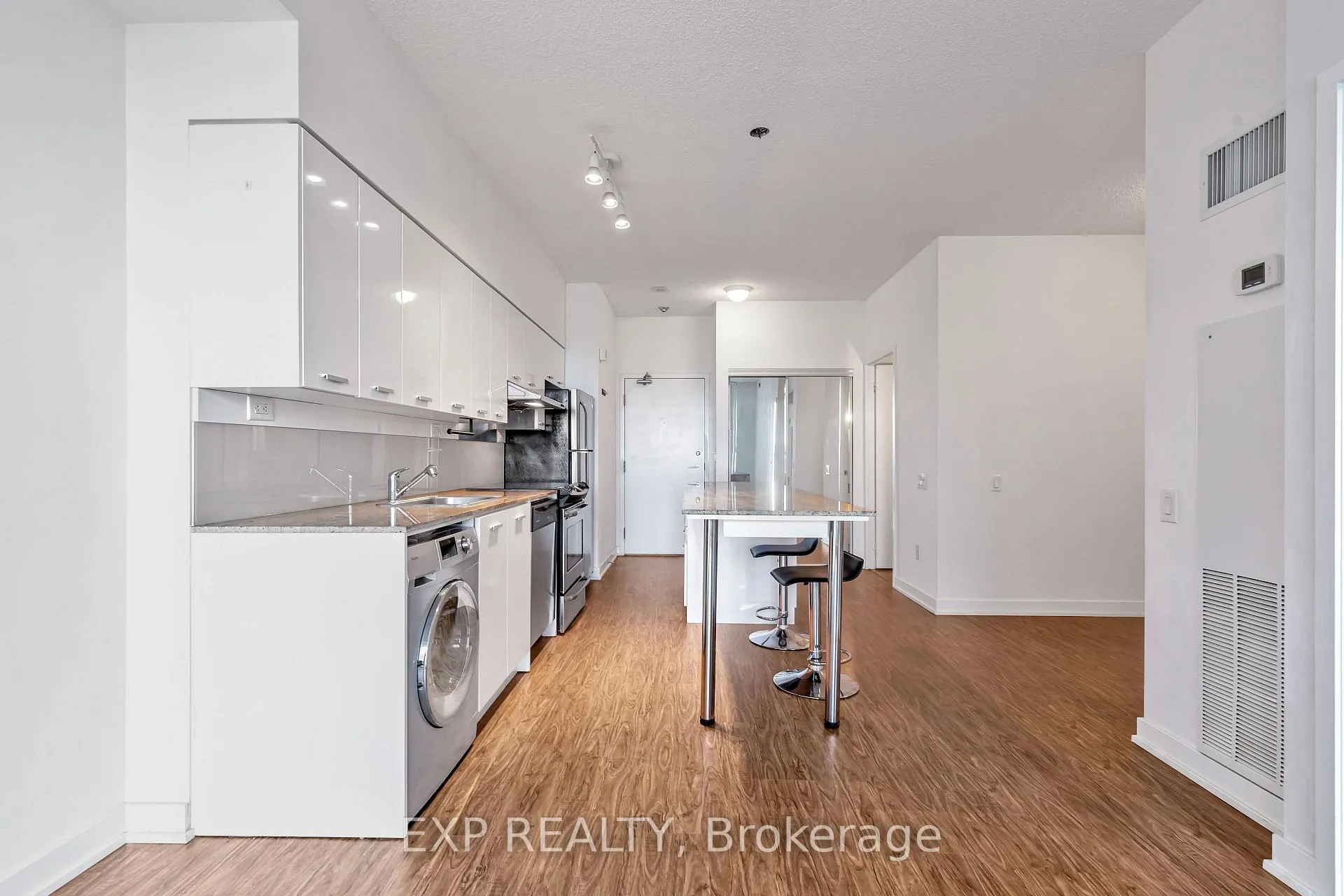 Photo 5 of Unit 2508, 29 Singer Court, North York, Bayview Village — HOMEH
