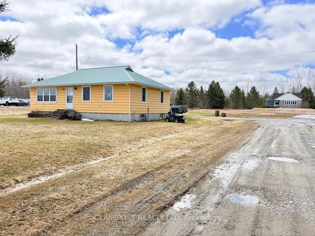Front of 318 Highway 11 W