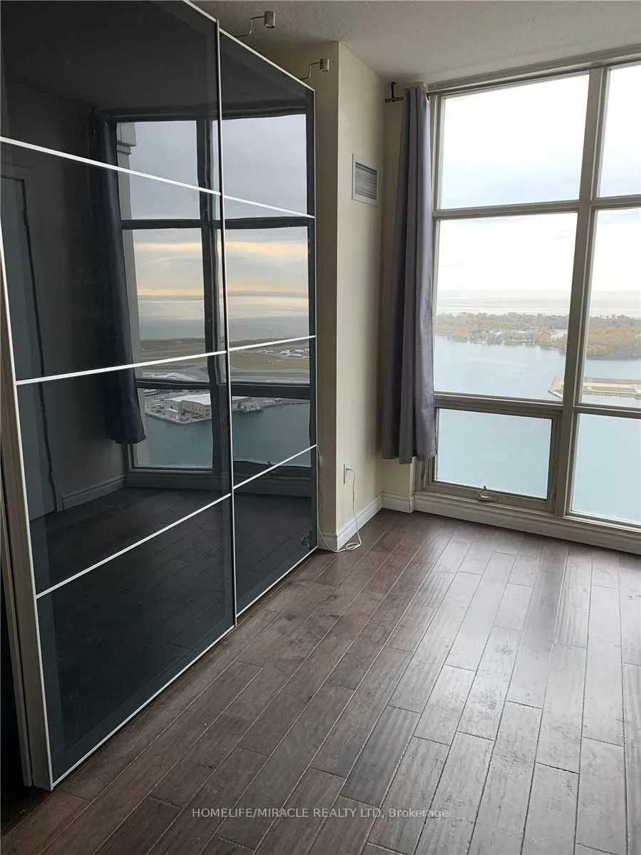 Photo 11 of Unit 5111, 35 Mariner Drive, Toronto, Waterfront Communities — HOMEH