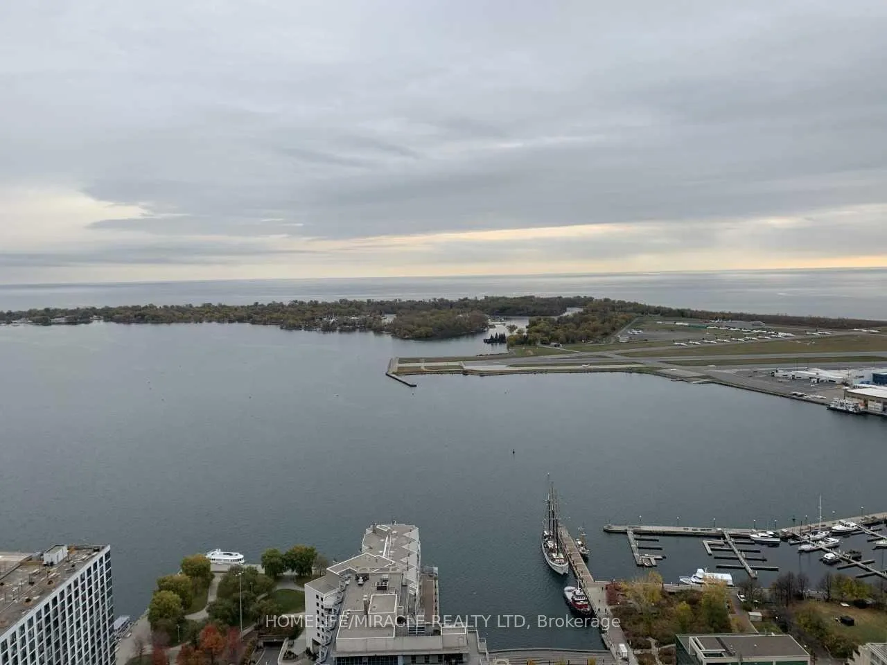 Photo 18 of Unit 5111, 35 Mariner Drive, Toronto, Waterfront Communities — HOMEH