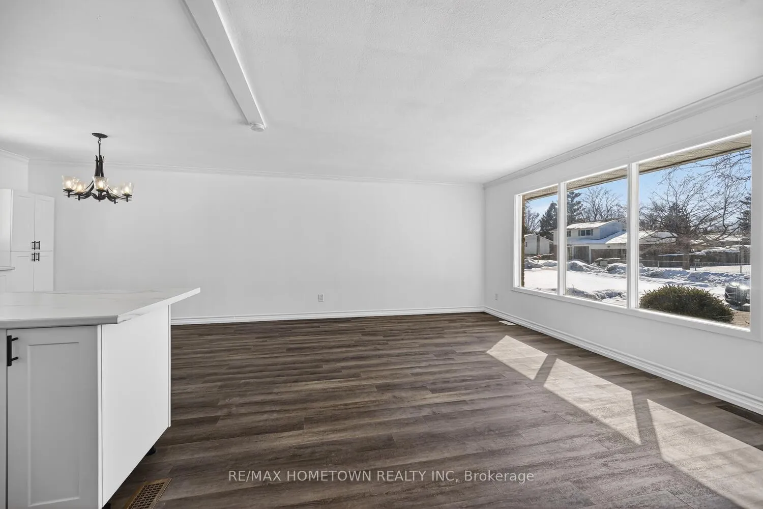 Photo 5 of 31 Vanier Drive, Brockville, Brockville — HOMEH