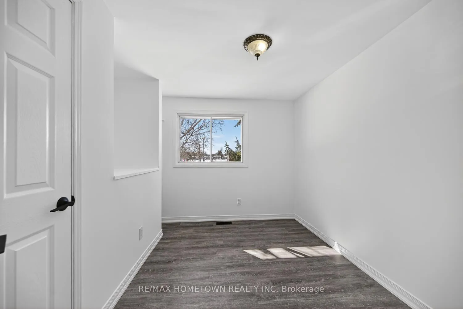 Photo 19 of 31 Vanier Drive, Brockville, Brockville — HOMEH