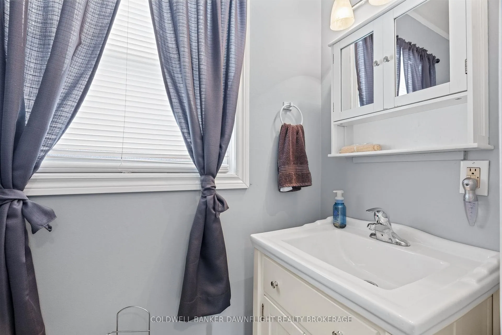 Photo 4 of 115 Columbia Drive, South Huron, Stephen — HOMEH