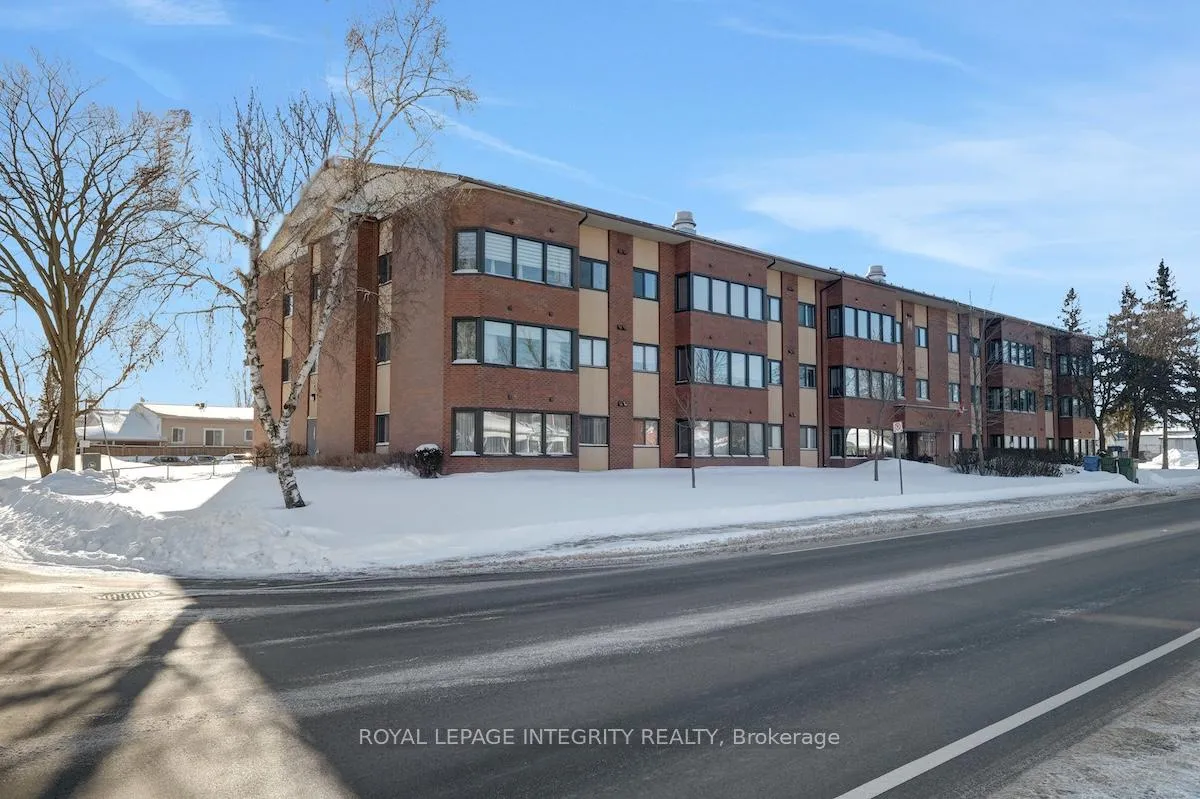 Photo 3 of Unit 103, 124 Daniel Street S, Arnprior — HOMEH