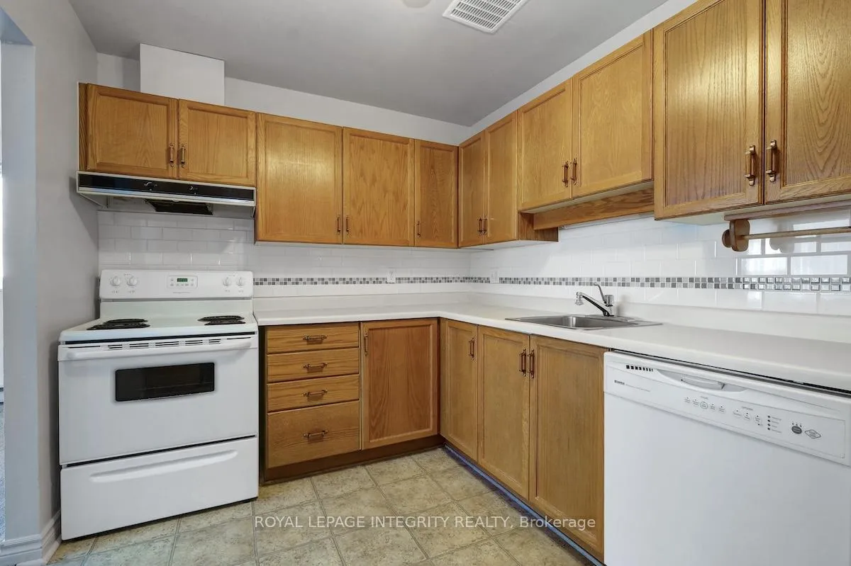 Photo 17 of Unit 103, 124 Daniel Street S, Arnprior — HOMEH