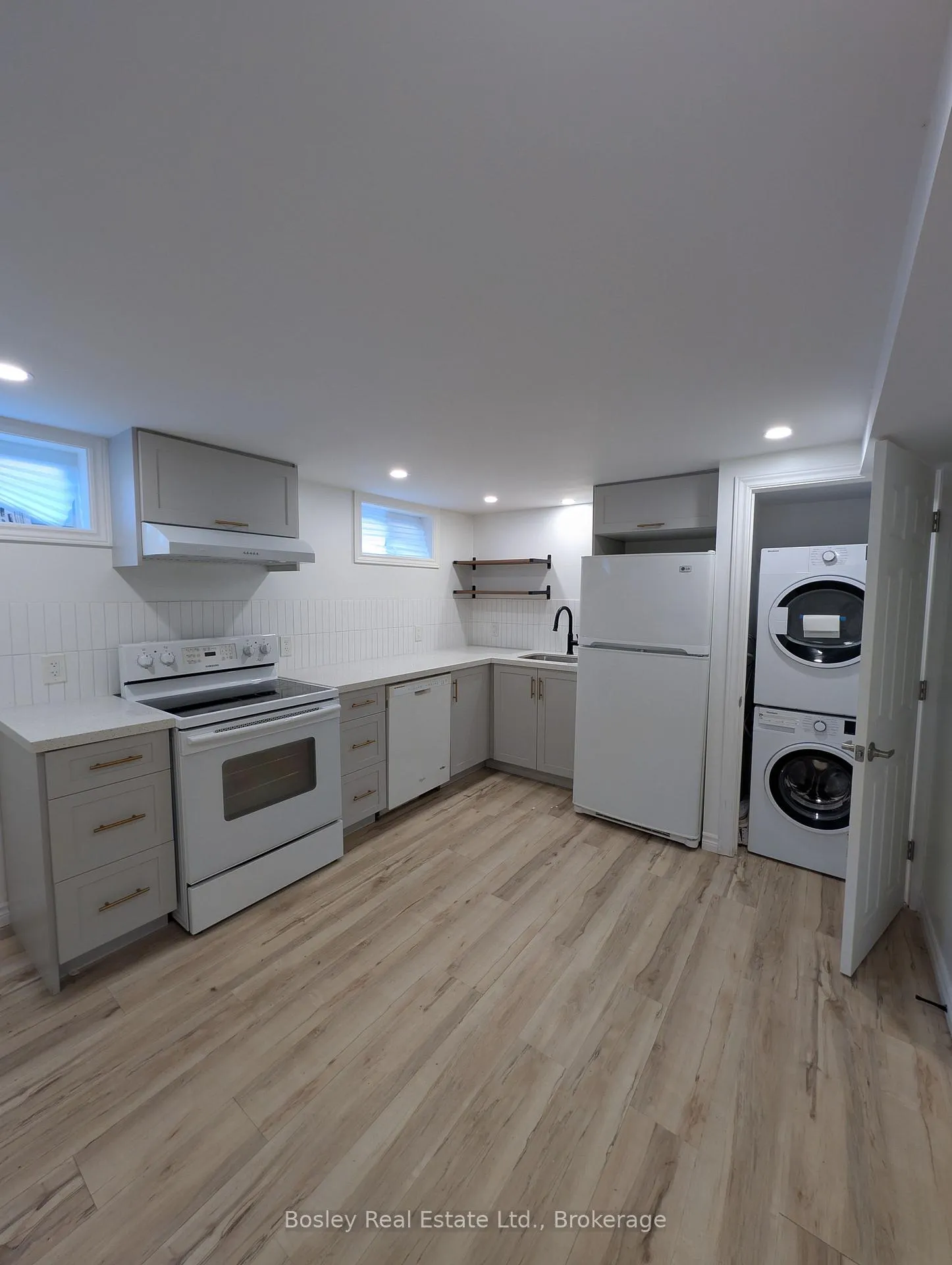 Front of Unit Lower, 102 Kensington Street