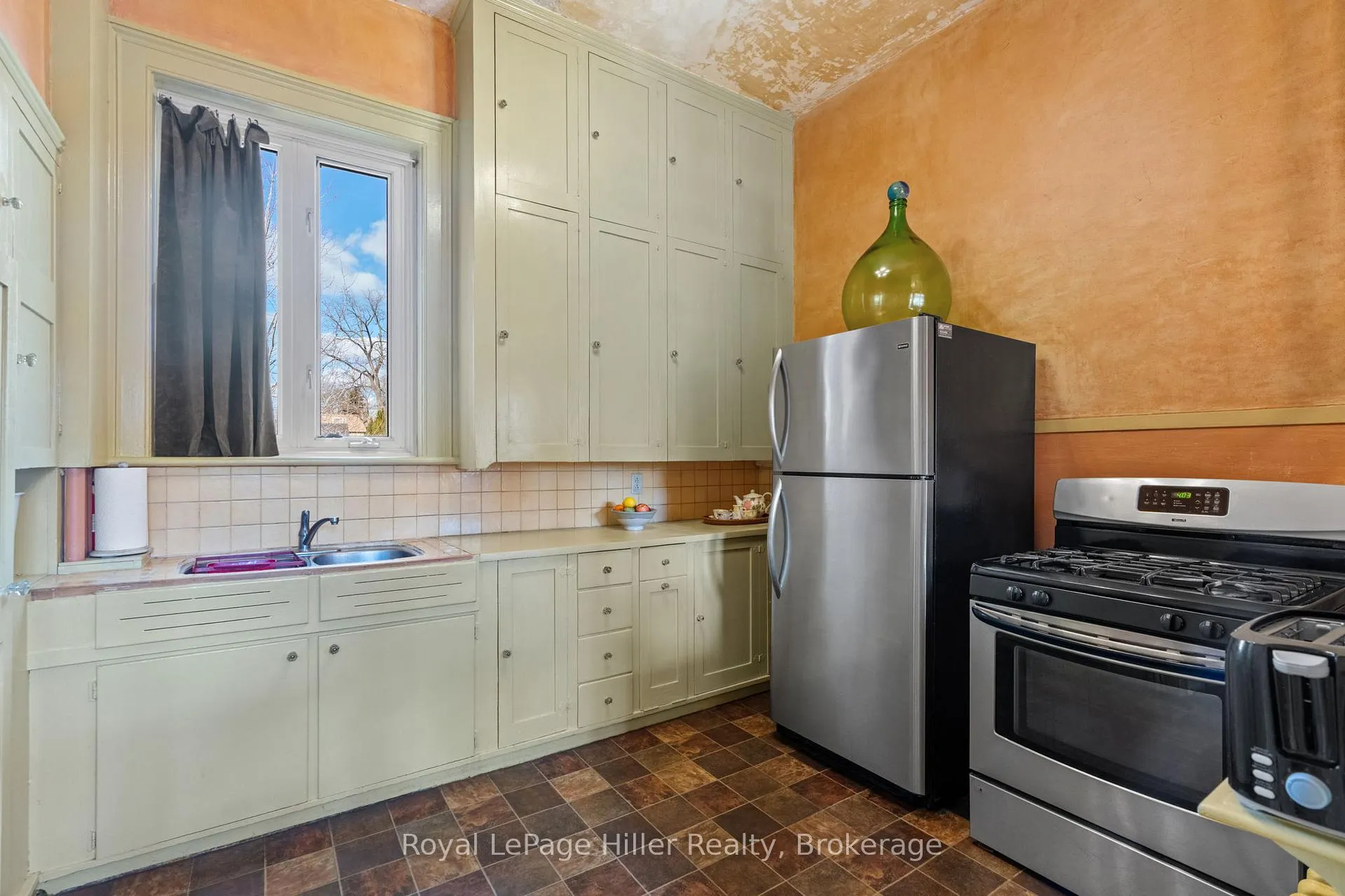 Photo 19 of 131 Huron Street, Stratford — HOMEH