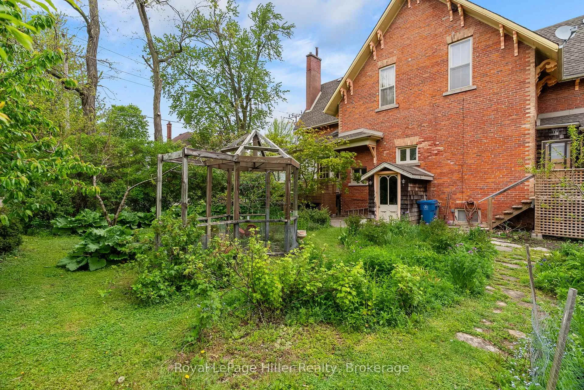 Photo 38 of 131 Huron Street, Stratford — HOMEH