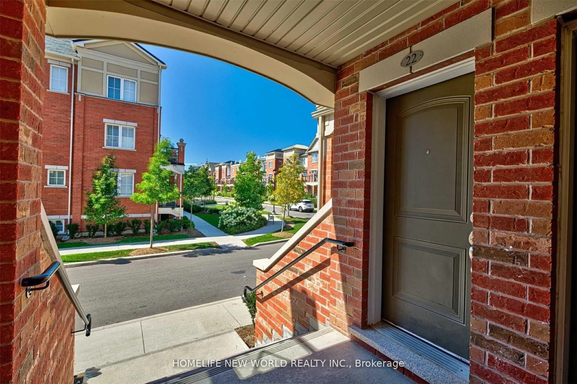 Photo 2 of Unit 22, 2484 Post Road, Oakville, River Oaks — HOMEH
