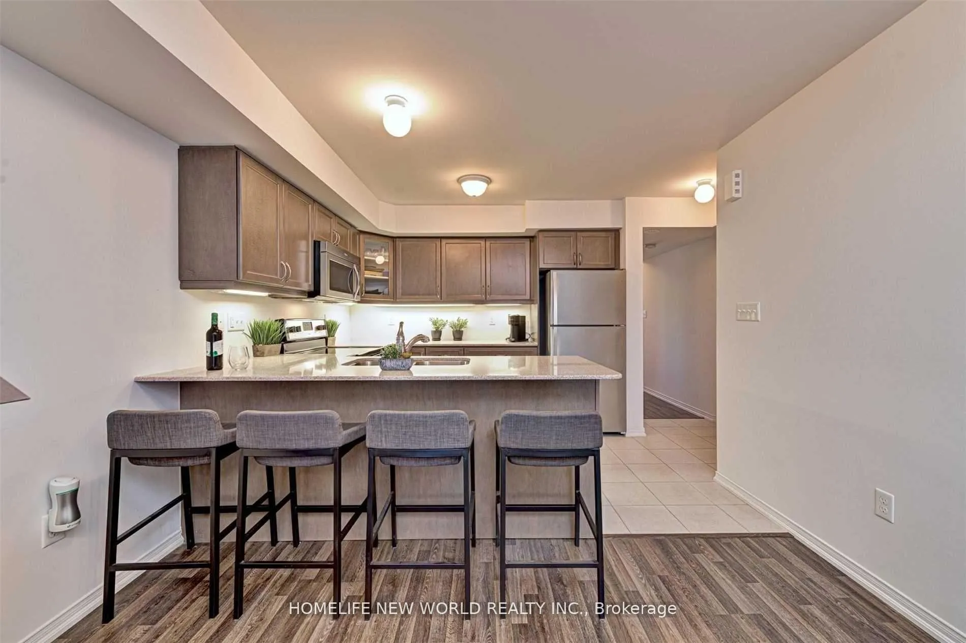 Photo 4 of Unit 22, 2484 Post Road, Oakville, River Oaks — HOMEH