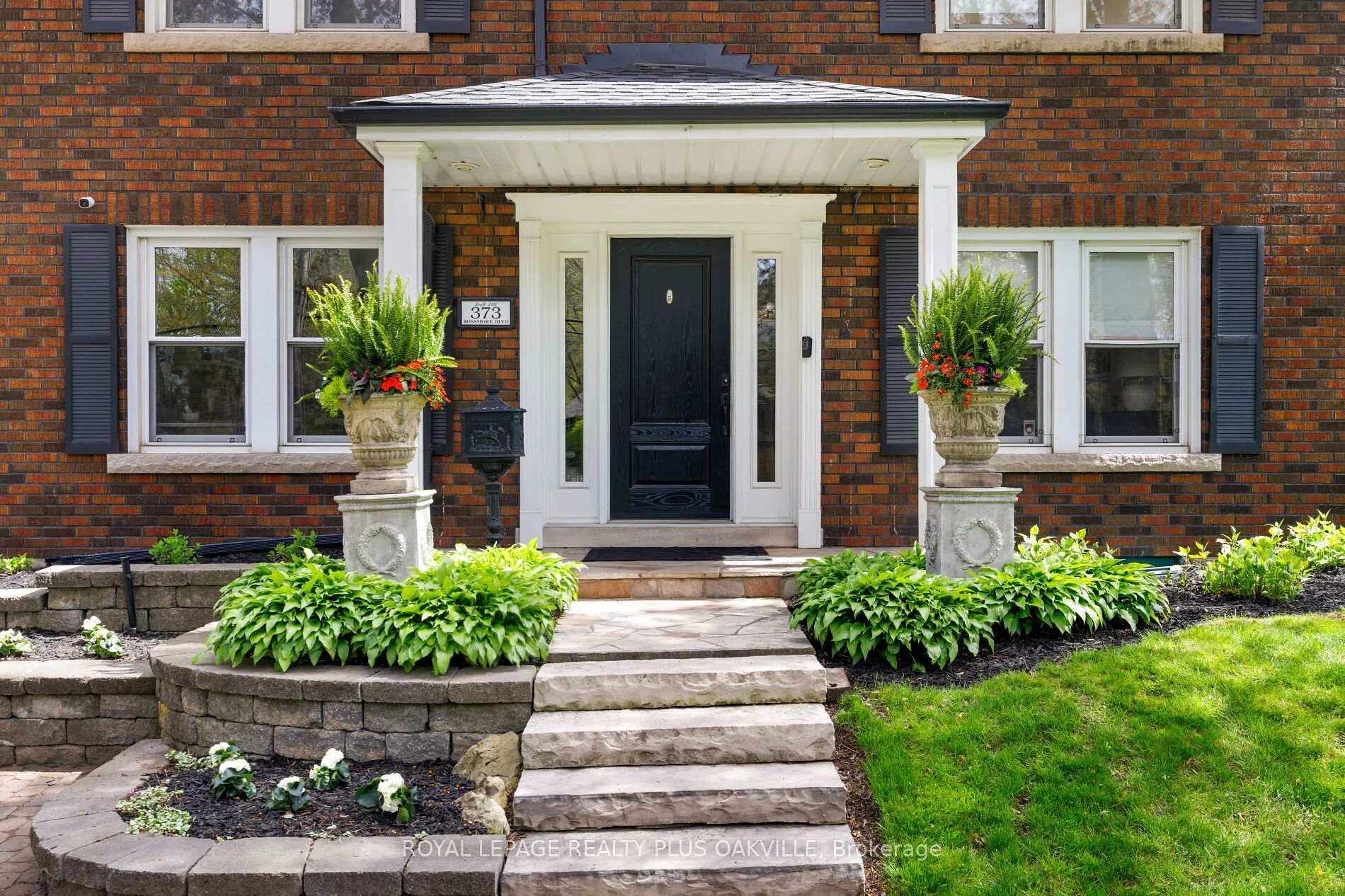 Photo 3 of 373 Rossmore Boulevard, Burlington, Roseland — HOMEH