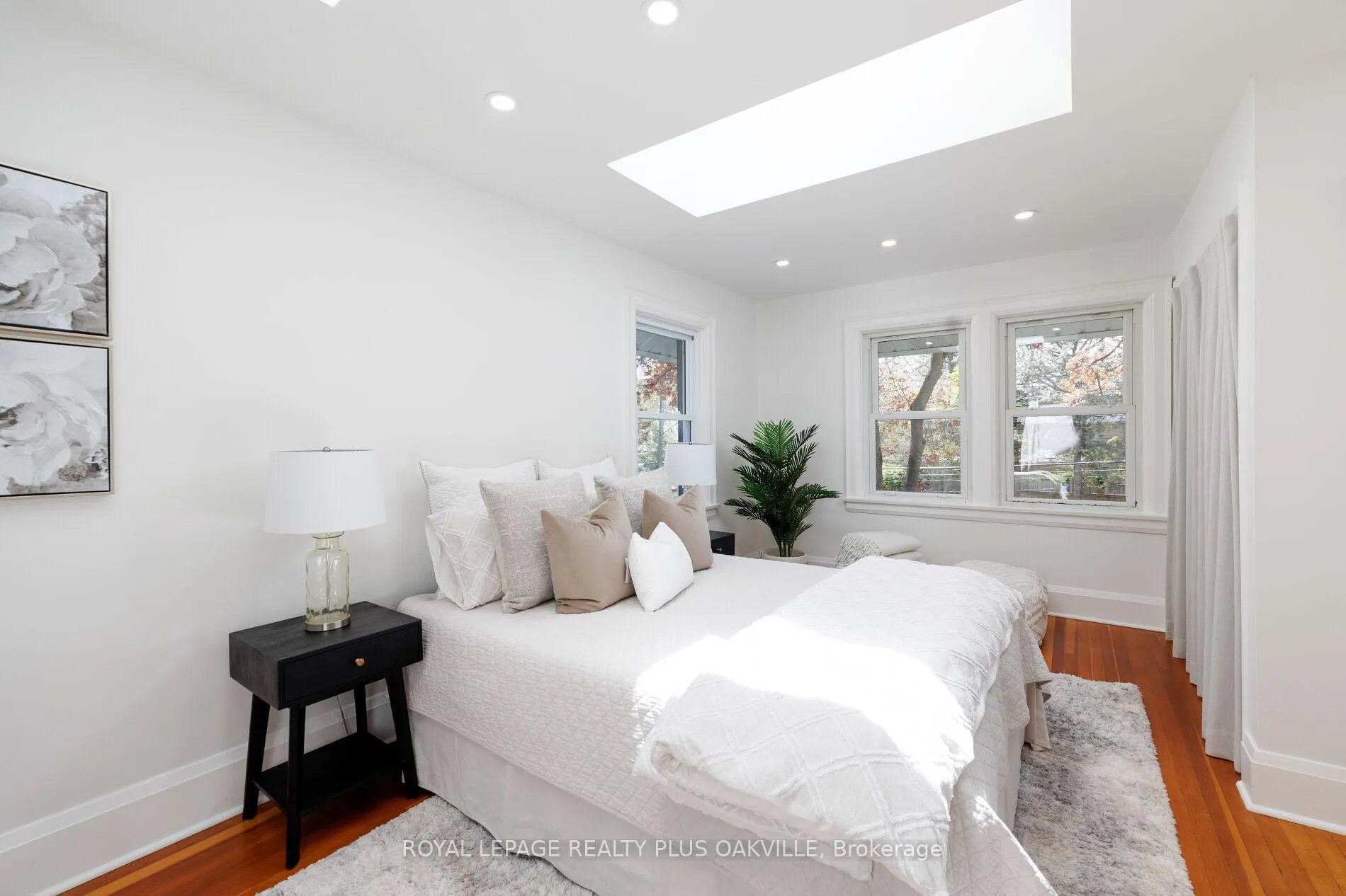 Photo 24 of 373 Rossmore Boulevard, Burlington, Roseland — HOMEH