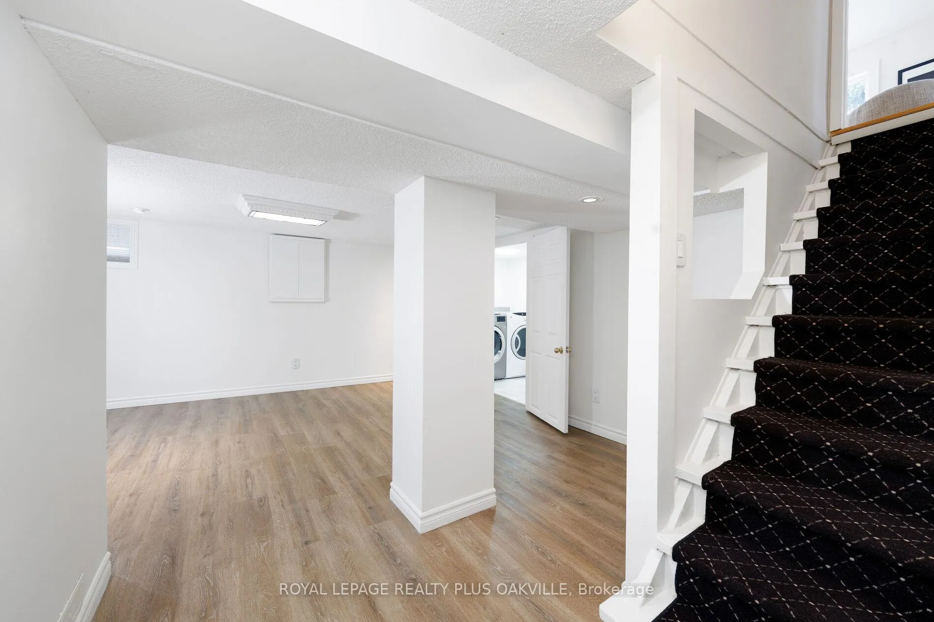 Photo 34 of 373 Rossmore Boulevard, Burlington, Roseland — HOMEH