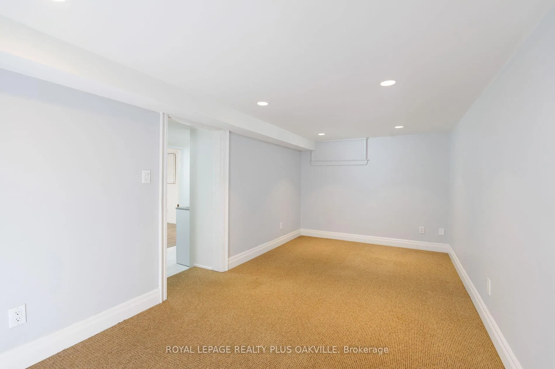 Photo 38 of 373 Rossmore Boulevard, Burlington, Roseland — HOMEH