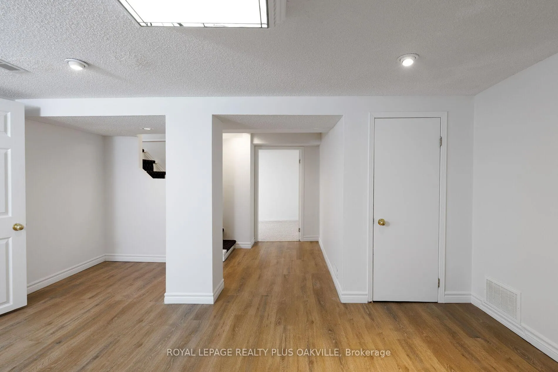 Photo 39 of 373 Rossmore Boulevard, Burlington, Roseland — HOMEH