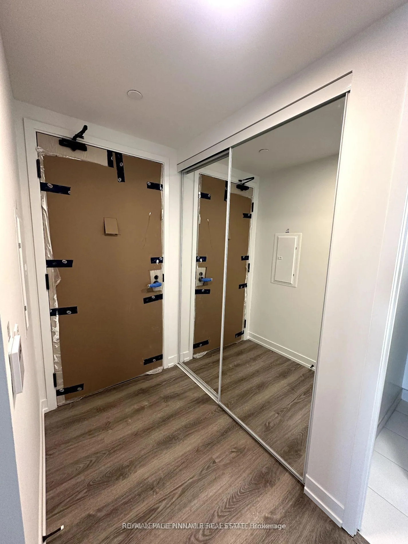 Photo 2 of Unit 3803, 195 Commerce Street, Vaughan, Vaughan Corporate Centre — HOMEH