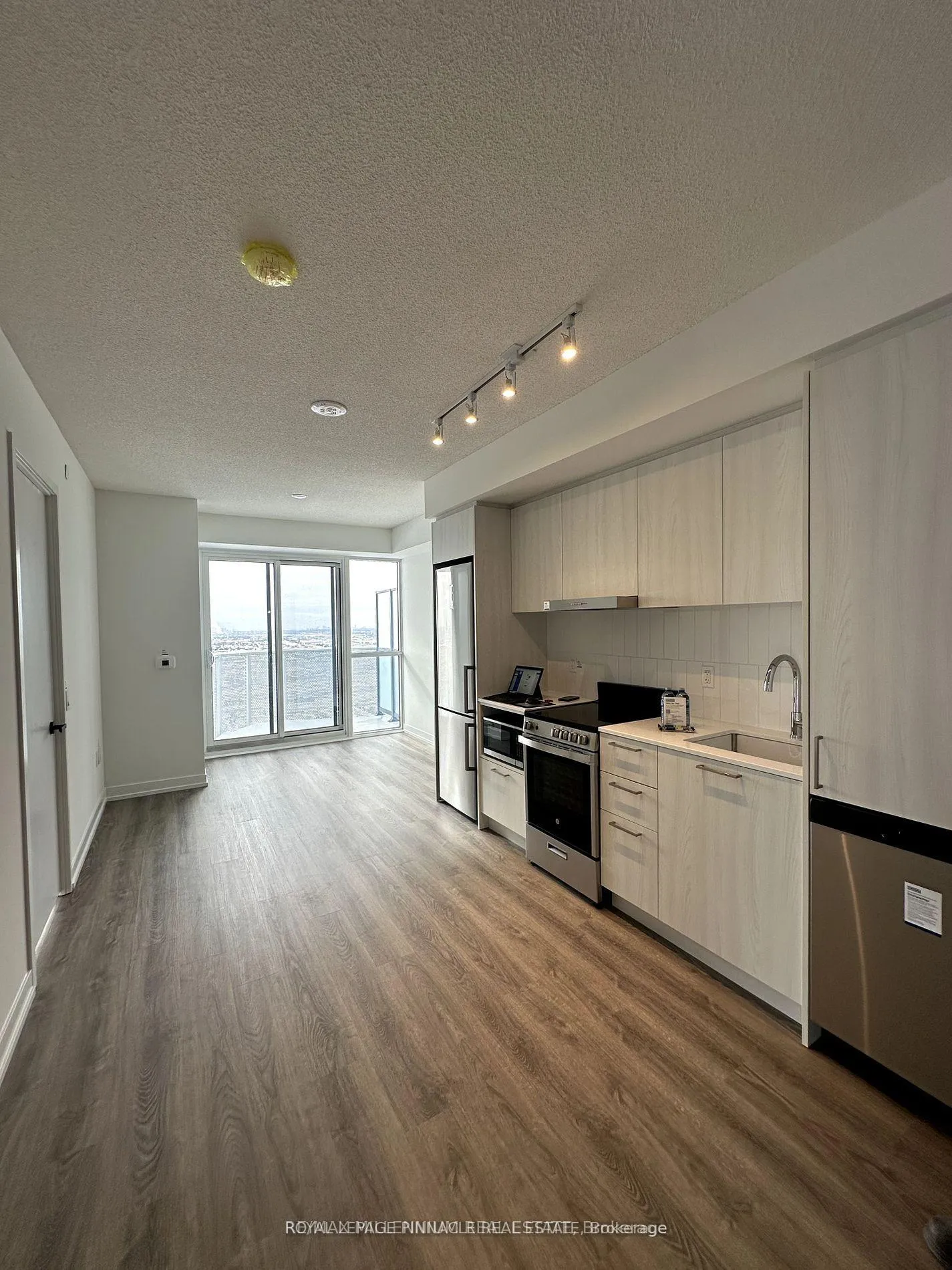 Photo 4 of Unit 3803, 195 Commerce Street, Vaughan, Vaughan Corporate Centre — HOMEH