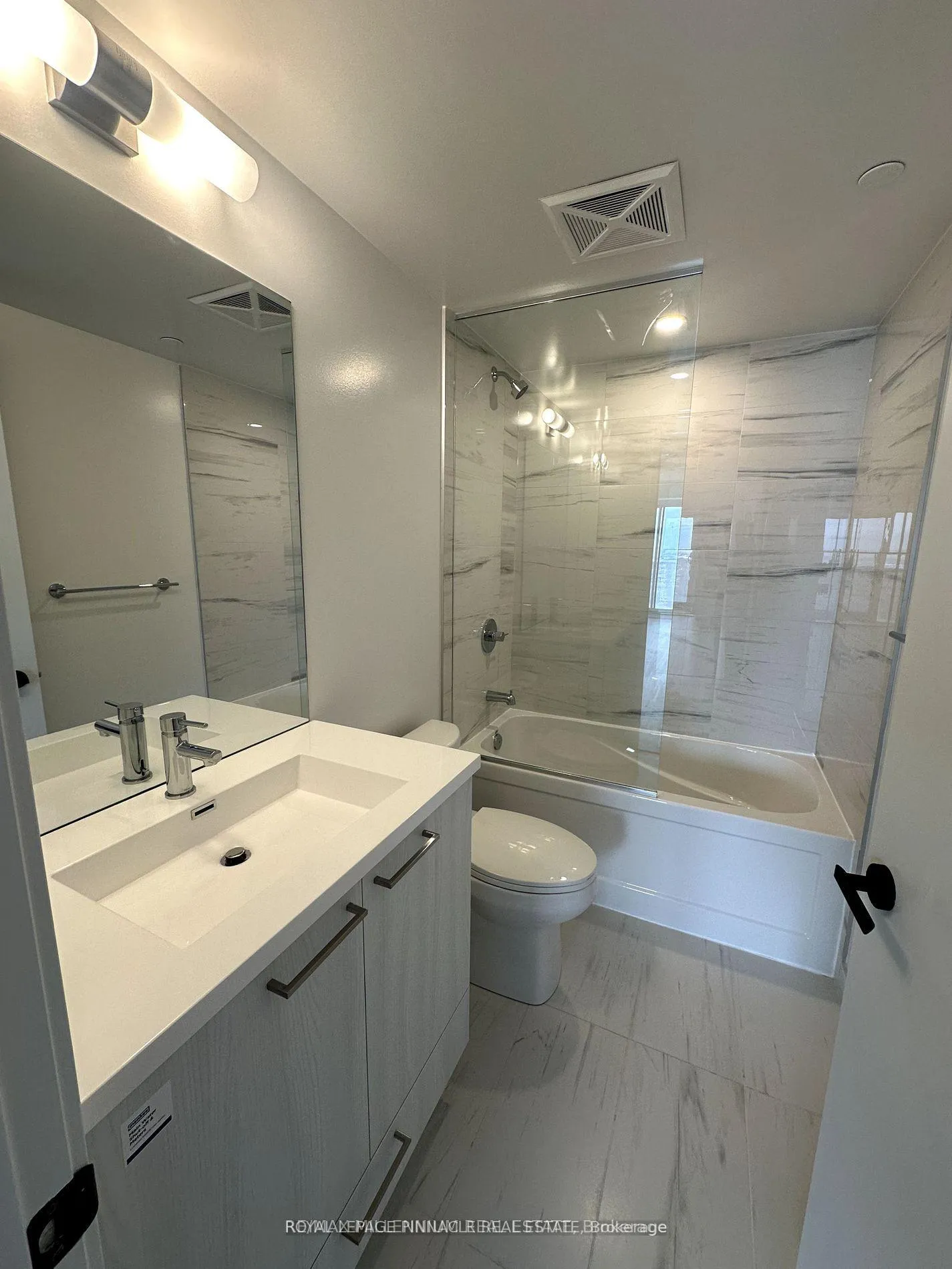 Photo 8 of Unit 3803, 195 Commerce Street, Vaughan, Vaughan Corporate Centre — HOMEH