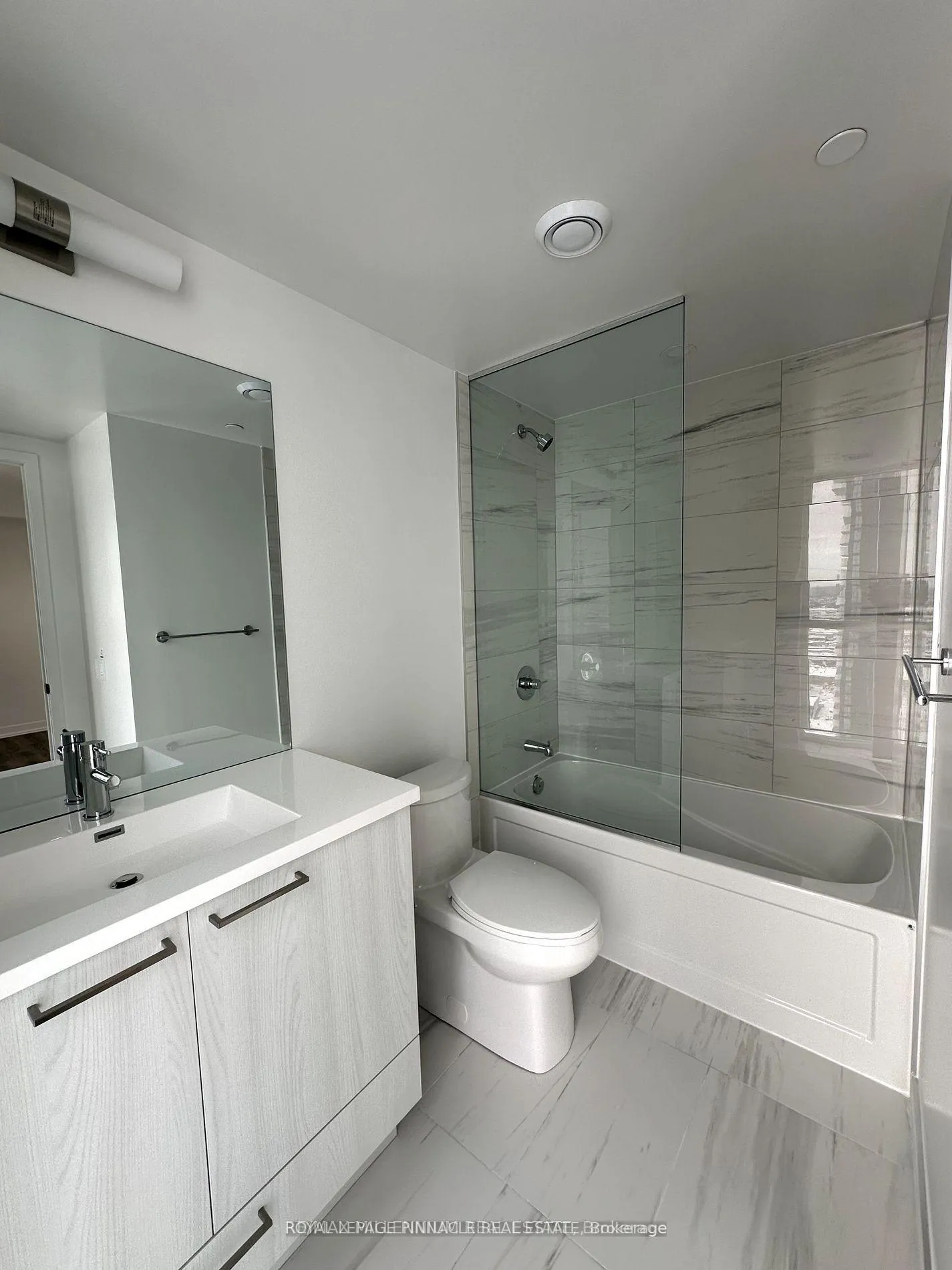Photo 9 of Unit 3803, 195 Commerce Street, Vaughan, Vaughan Corporate Centre — HOMEH