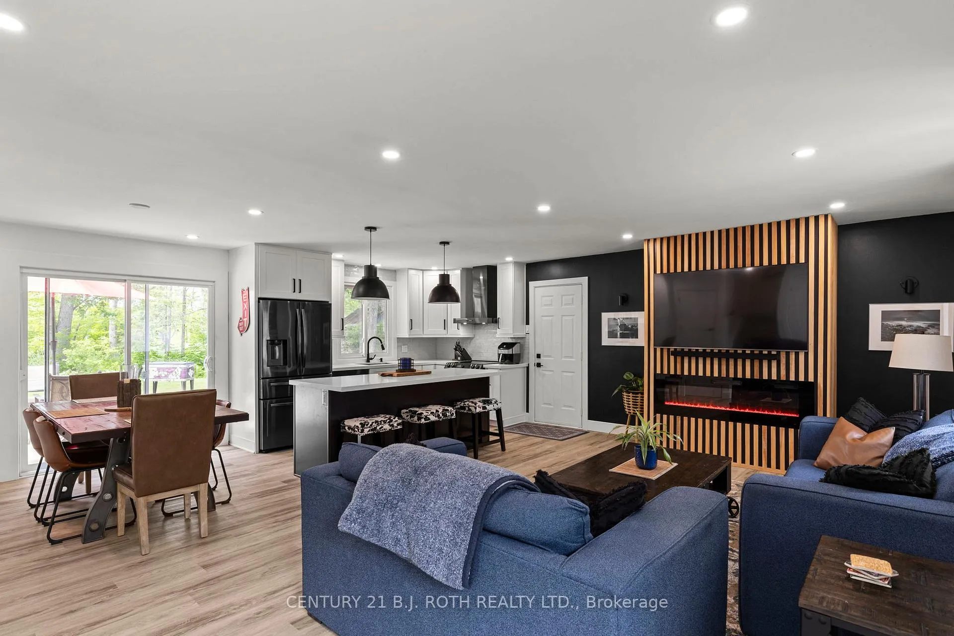 Photo 3 of 3542 Shadow Creek Road, Severn, West Shore — HOMEH
