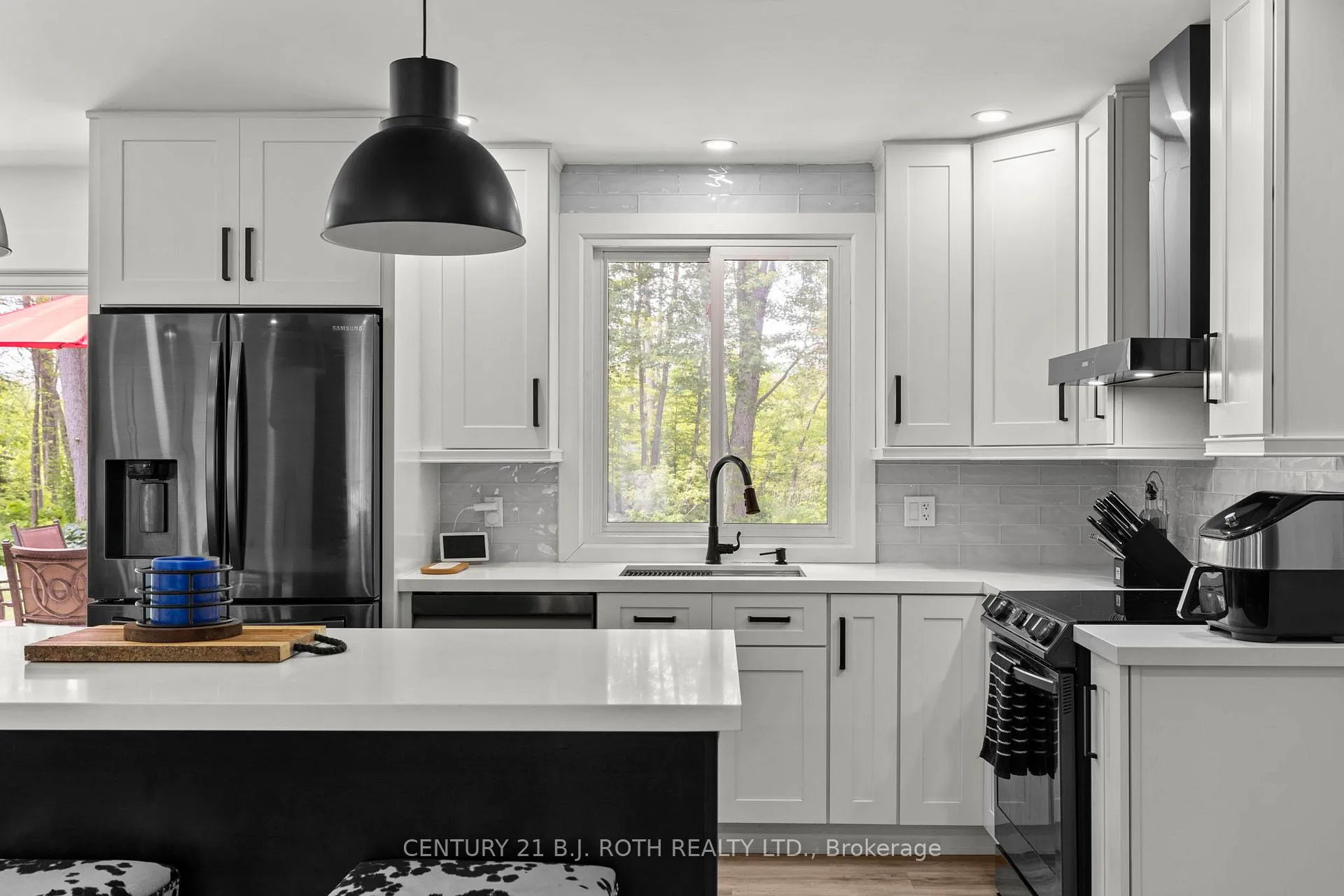 Photo 8 of 3542 Shadow Creek Road, Severn, West Shore — HOMEH