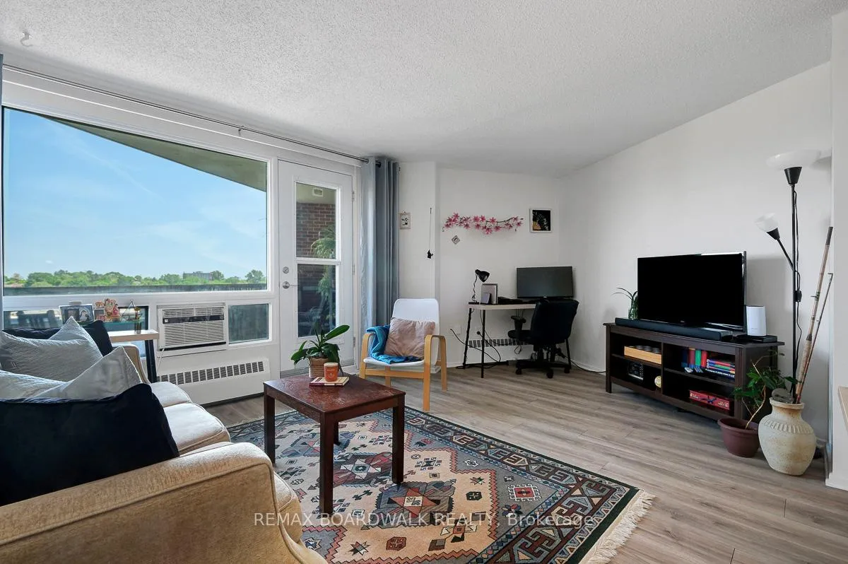 Photo 4 of Unit 908, 3100 Carling Avenue, Ottawa, Bayshore — HOMEH
