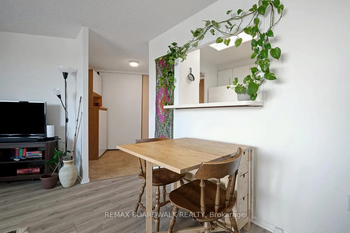 Photo 10 of Unit 908, 3100 Carling Avenue, Ottawa, Bayshore — HOMEH