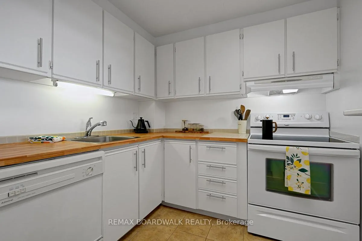 Photo 12 of Unit 908, 3100 Carling Avenue, Ottawa, Bayshore — HOMEH