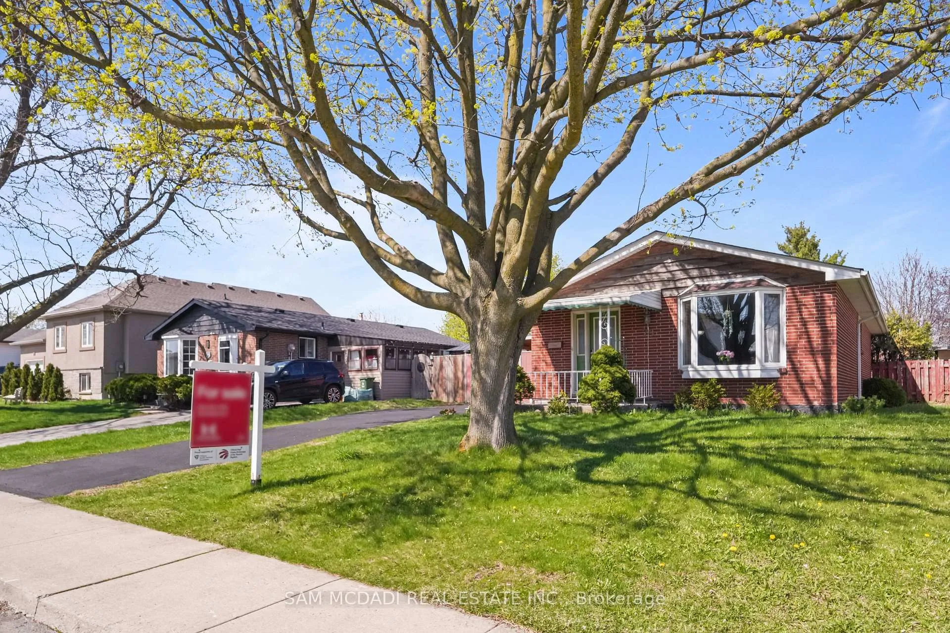 Photo 2 of 79 Locheed Drive, Hamilton, Lisgar — HOMEH