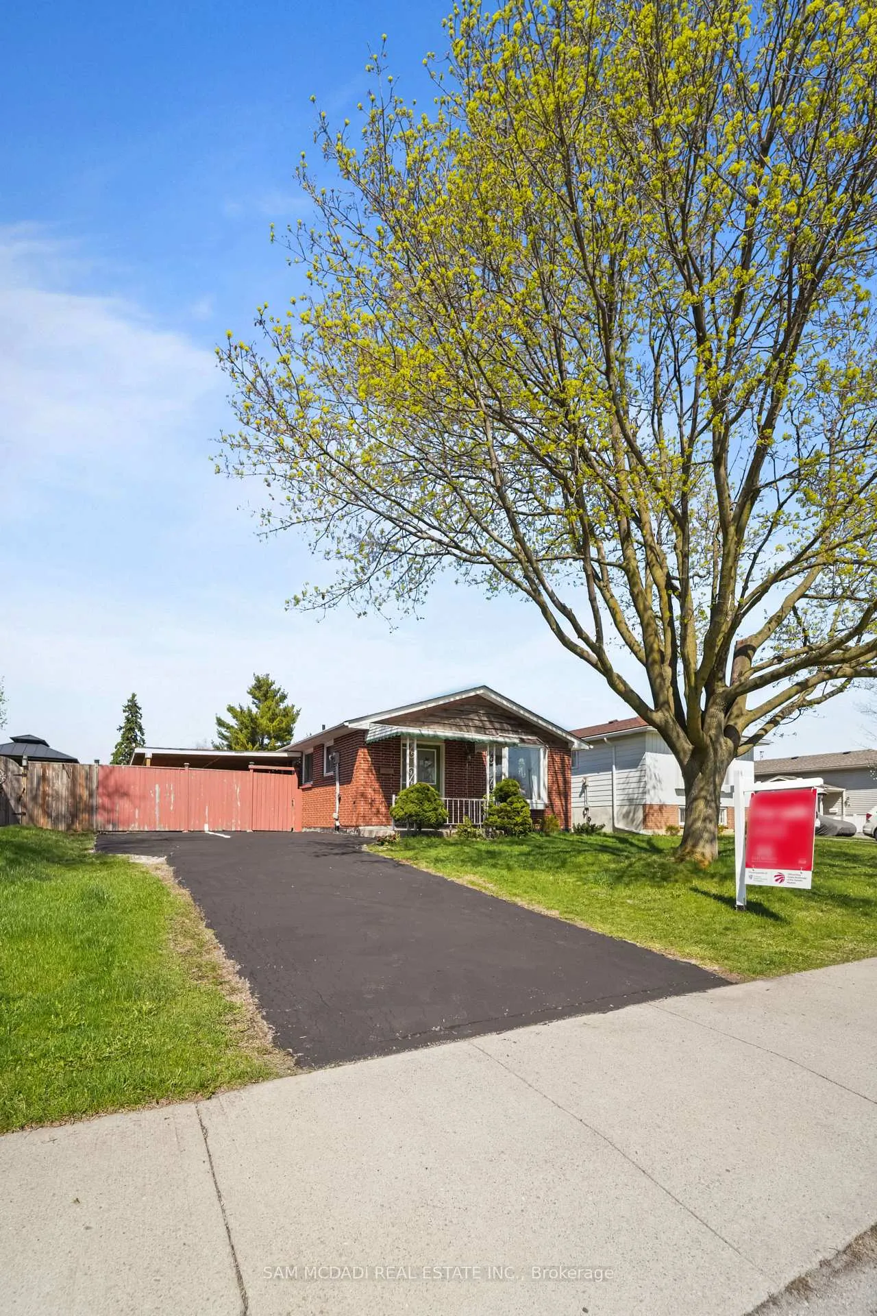 Photo 3 of 79 Locheed Drive, Hamilton, Lisgar — HOMEH