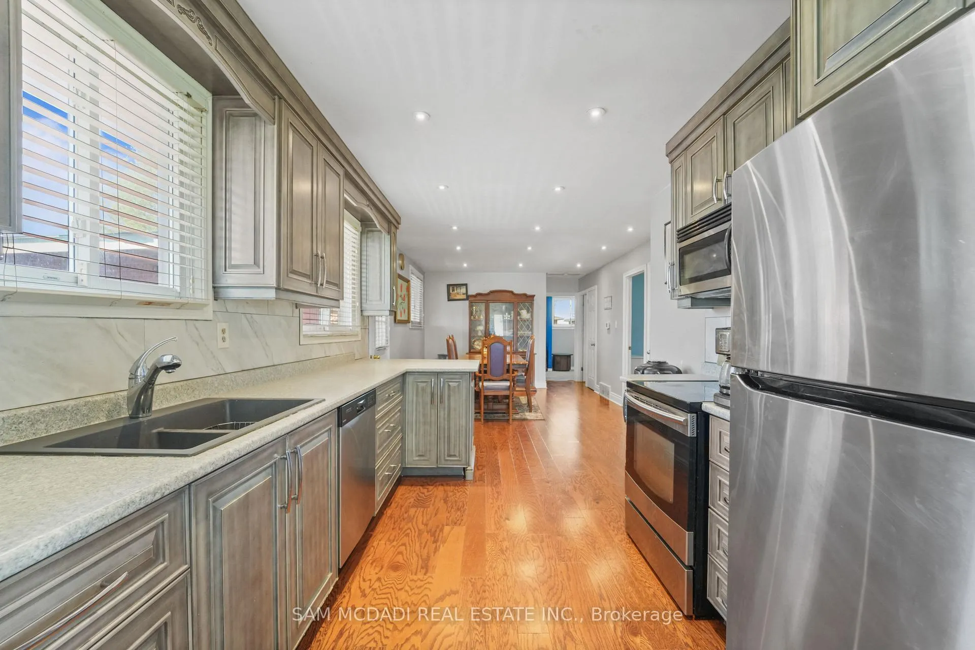 Photo 10 of 79 Locheed Drive, Hamilton, Lisgar — HOMEH