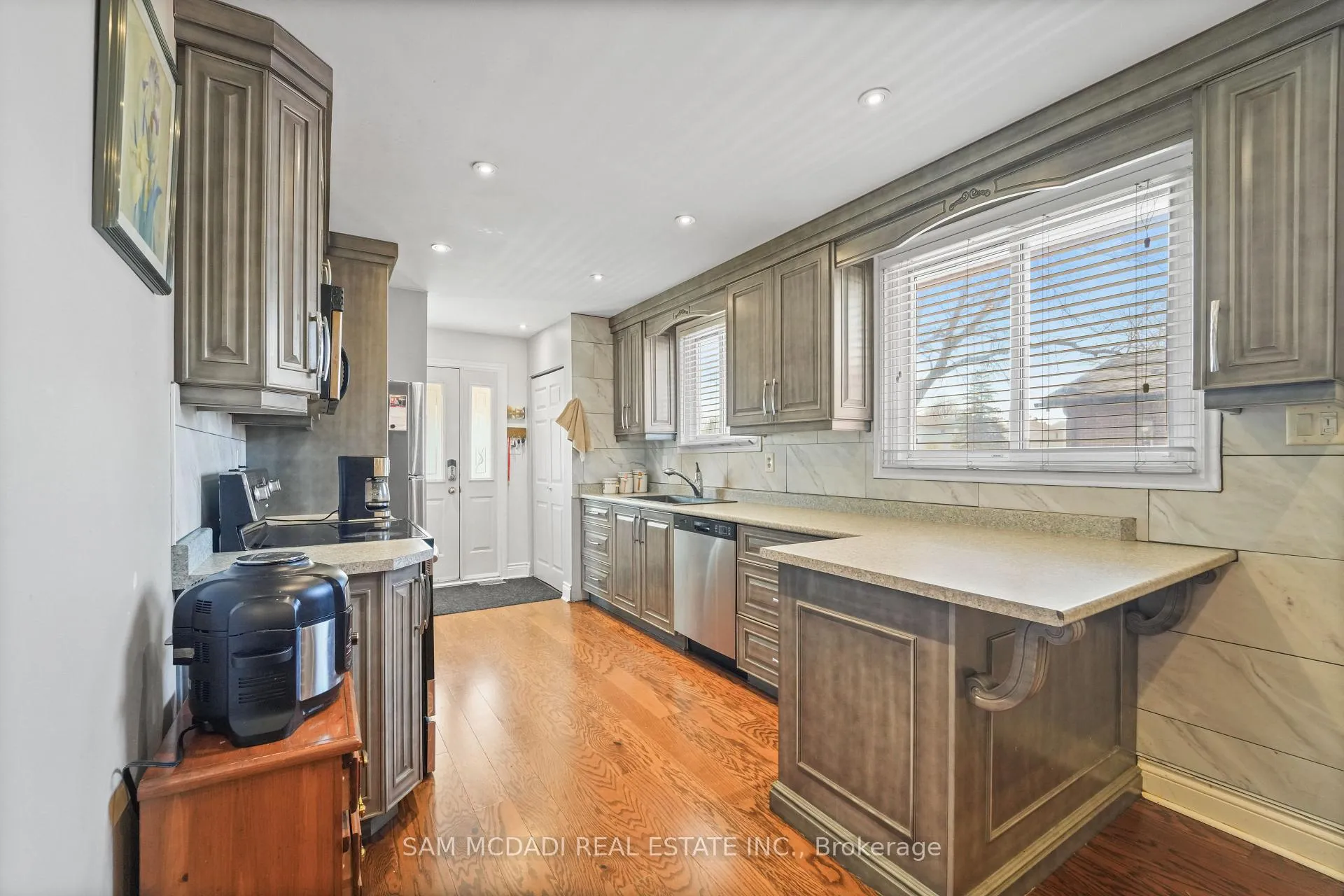 Photo 12 of 79 Locheed Drive, Hamilton, Lisgar — HOMEH