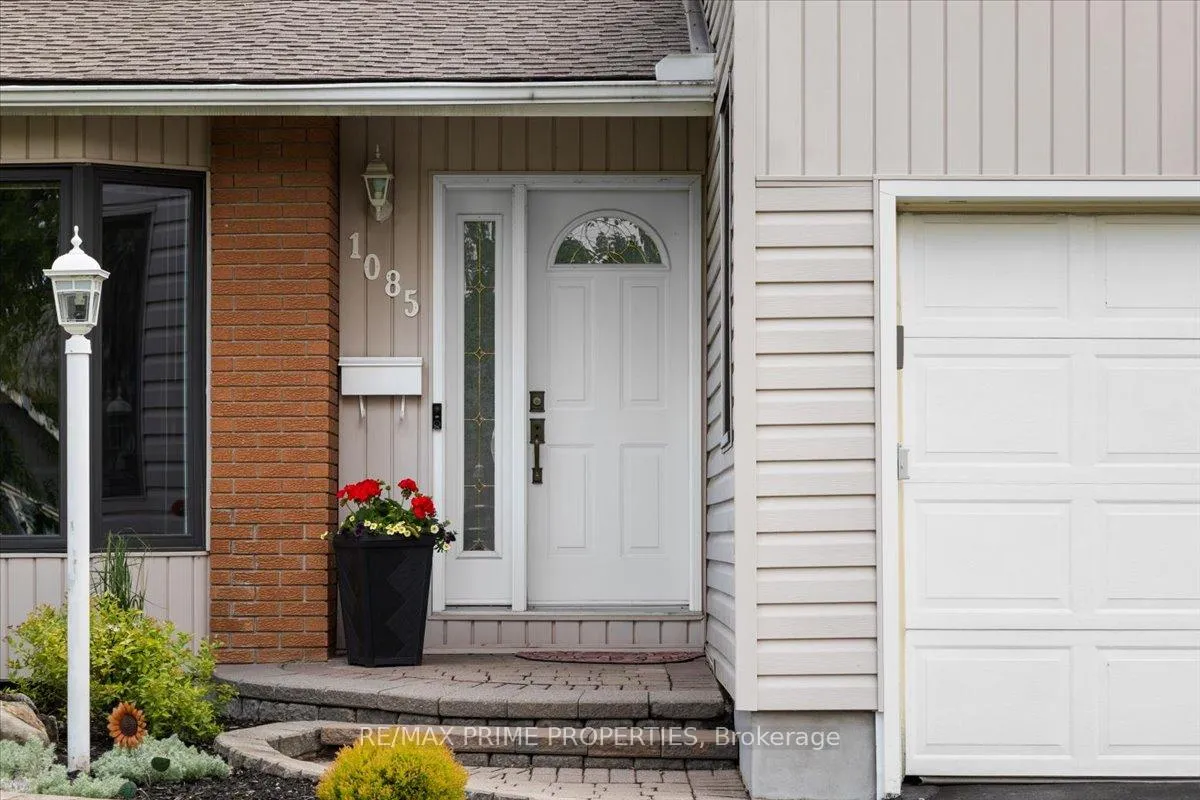 Photo 2 of 1085 Chateau Crescent, Ottawa, Orleans Wood — HOMEH