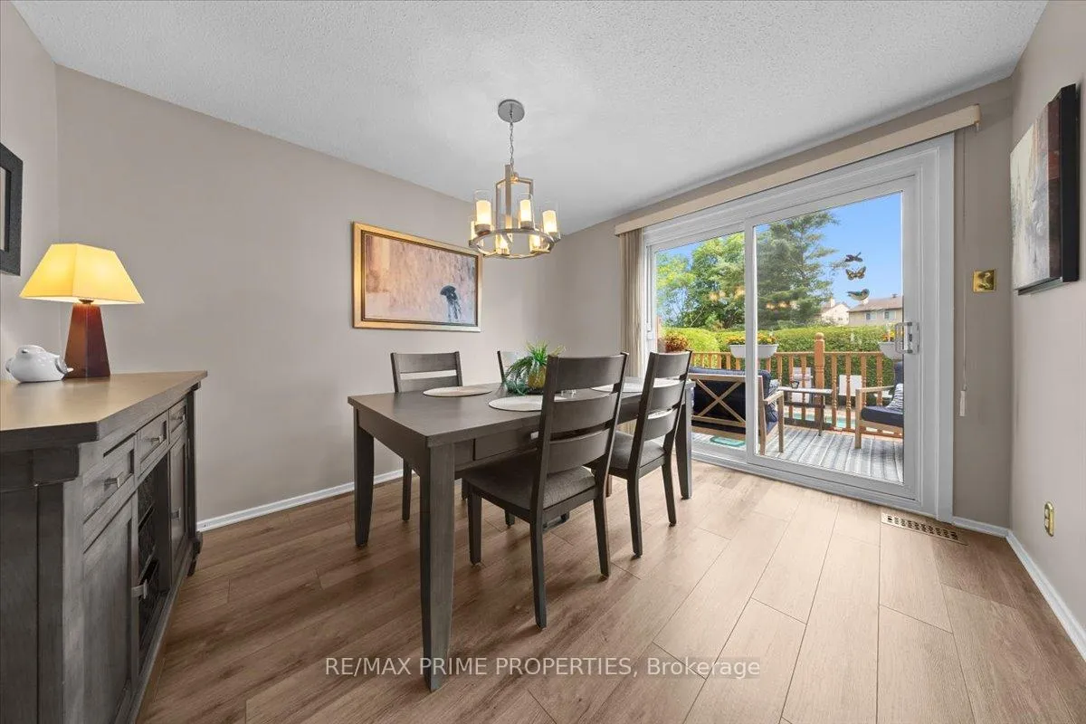 Photo 12 of 1085 Chateau Crescent, Ottawa, Orleans Wood — HOMEH