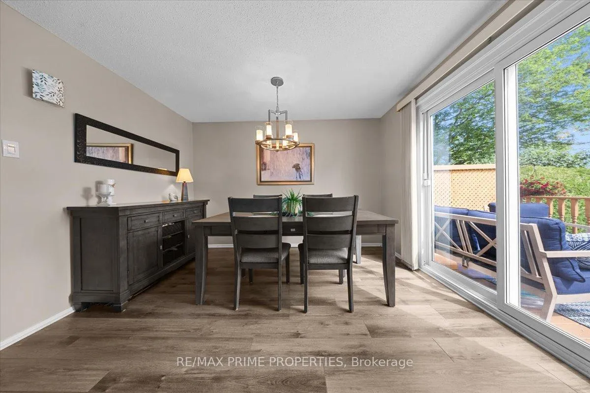 Photo 13 of 1085 Chateau Crescent, Ottawa, Orleans Wood — HOMEH