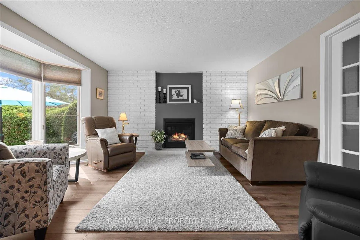 Photo 15 of 1085 Chateau Crescent, Ottawa, Orleans Wood — HOMEH