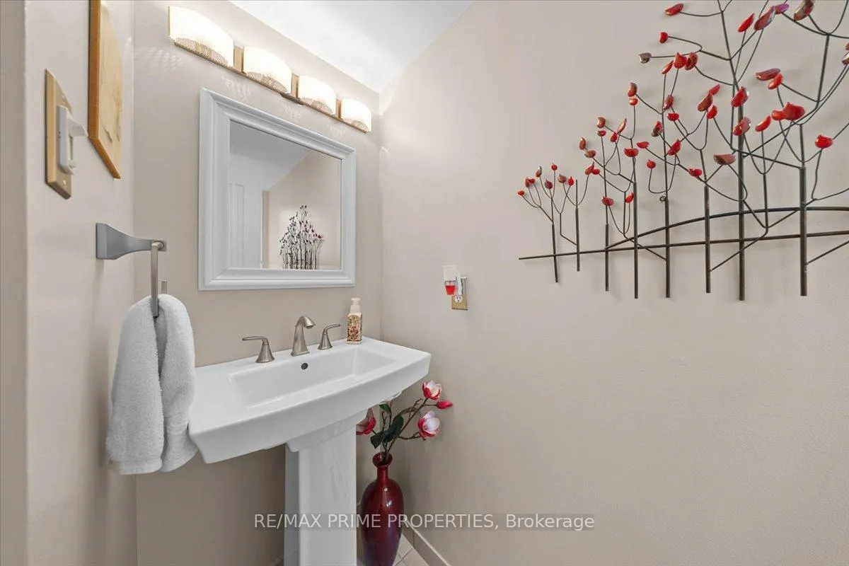 Photo 18 of 1085 Chateau Crescent, Ottawa, Orleans Wood — HOMEH