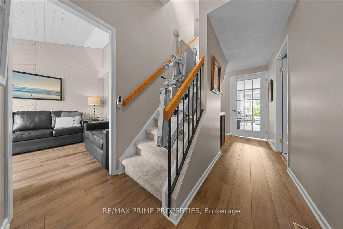 Photo 19 of 1085 Chateau Crescent, Ottawa, Orleans Wood — HOMEH
