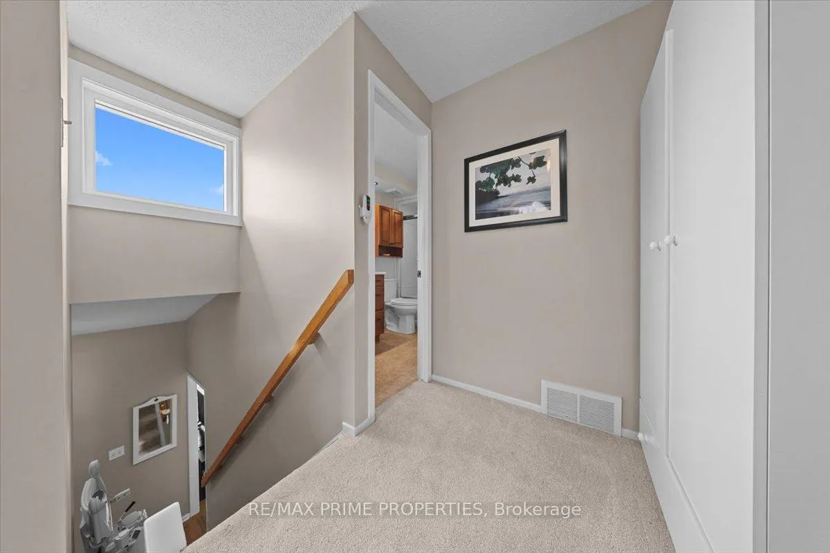 Photo 20 of 1085 Chateau Crescent, Ottawa, Orleans Wood — HOMEH