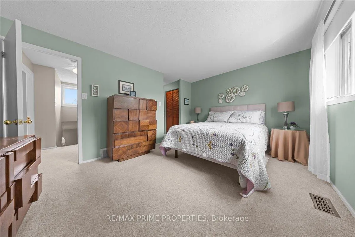 Photo 21 of 1085 Chateau Crescent, Ottawa, Orleans Wood — HOMEH