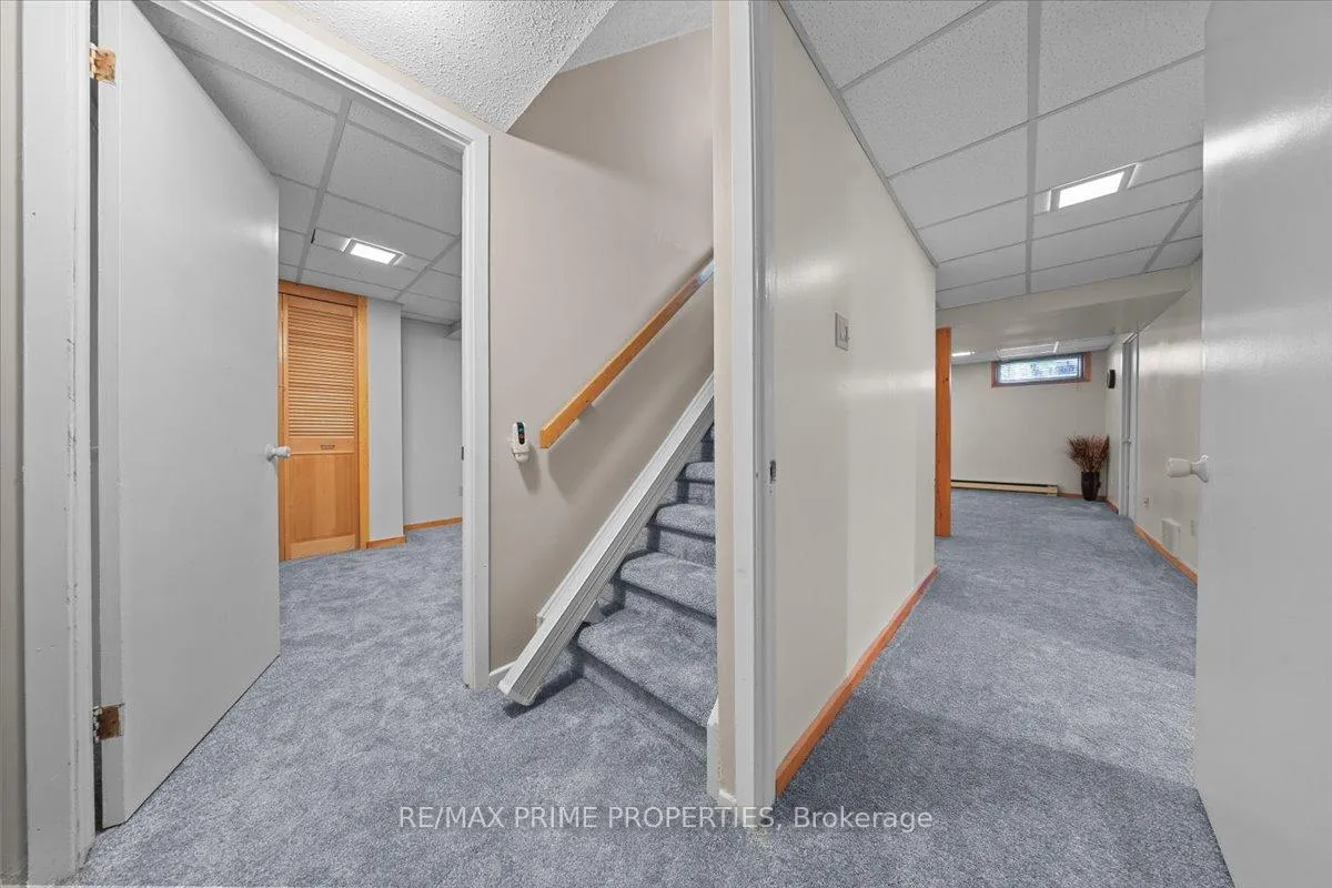 Photo 29 of 1085 Chateau Crescent, Ottawa, Orleans Wood — HOMEH