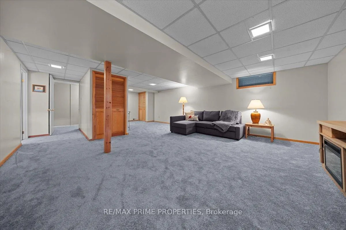 Photo 31 of 1085 Chateau Crescent, Ottawa, Orleans Wood — HOMEH