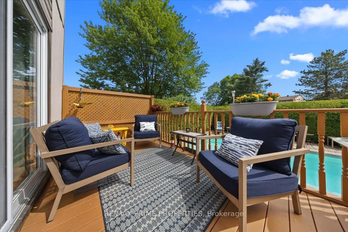 Photo 35 of 1085 Chateau Crescent, Ottawa, Orleans Wood — HOMEH