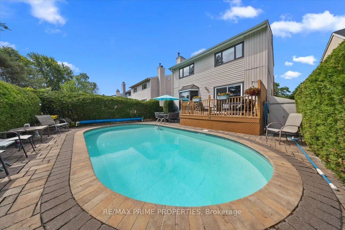 Photo 38 of 1085 Chateau Crescent, Ottawa, Orleans Wood — HOMEH