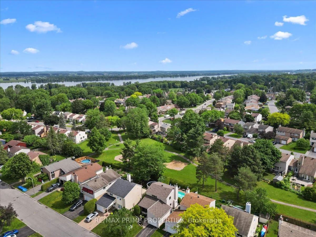 Photo 42 of 1085 Chateau Crescent, Ottawa, Orleans Wood — HOMEH