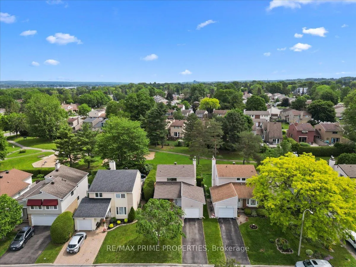 Photo 44 of 1085 Chateau Crescent, Ottawa, Orleans Wood — HOMEH