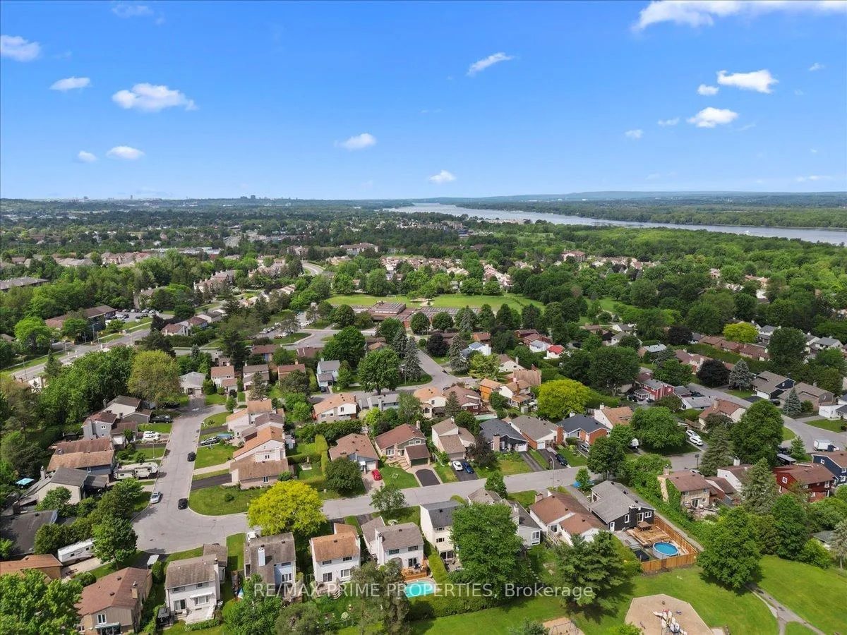Photo 45 of 1085 Chateau Crescent, Ottawa, Orleans Wood — HOMEH